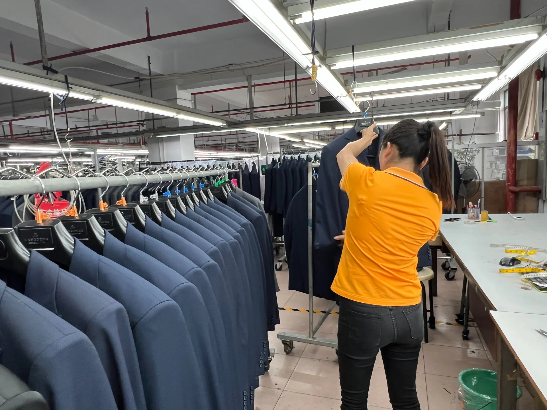 服装工厂严格品质检验